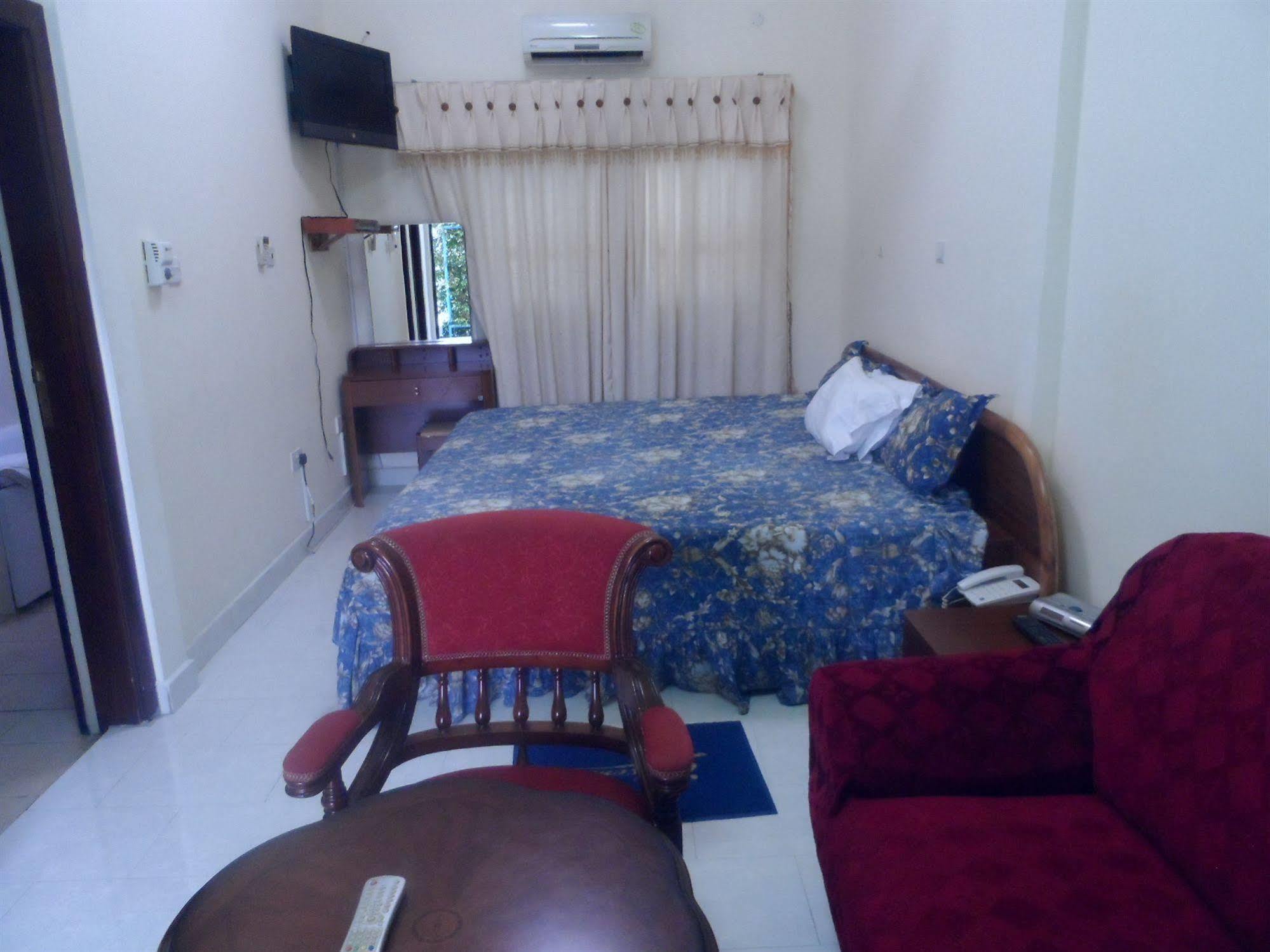 De Holiday Beach Hotel Kokrobite 외부 사진