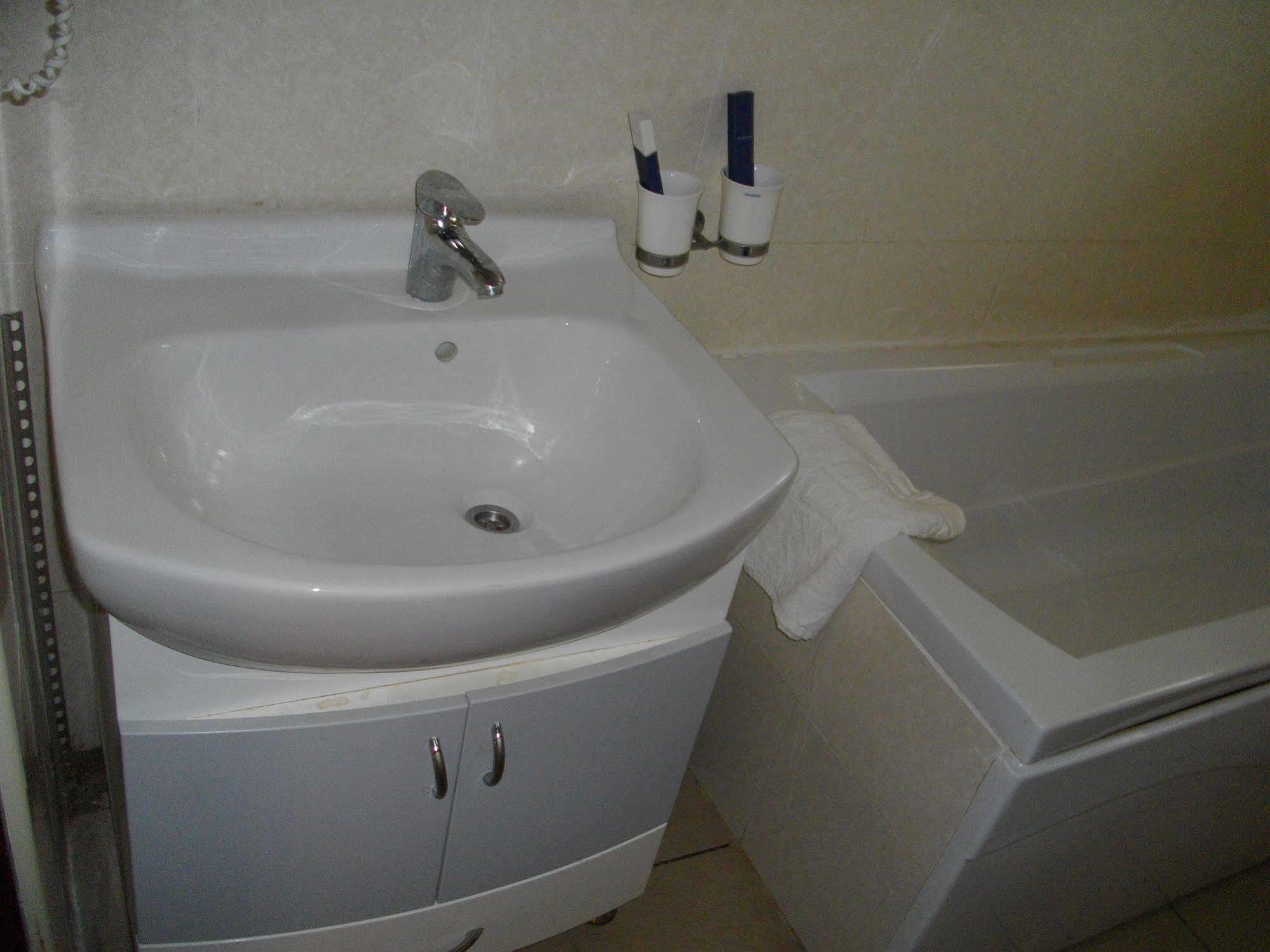 De Holiday Beach Hotel Kokrobite 외부 사진