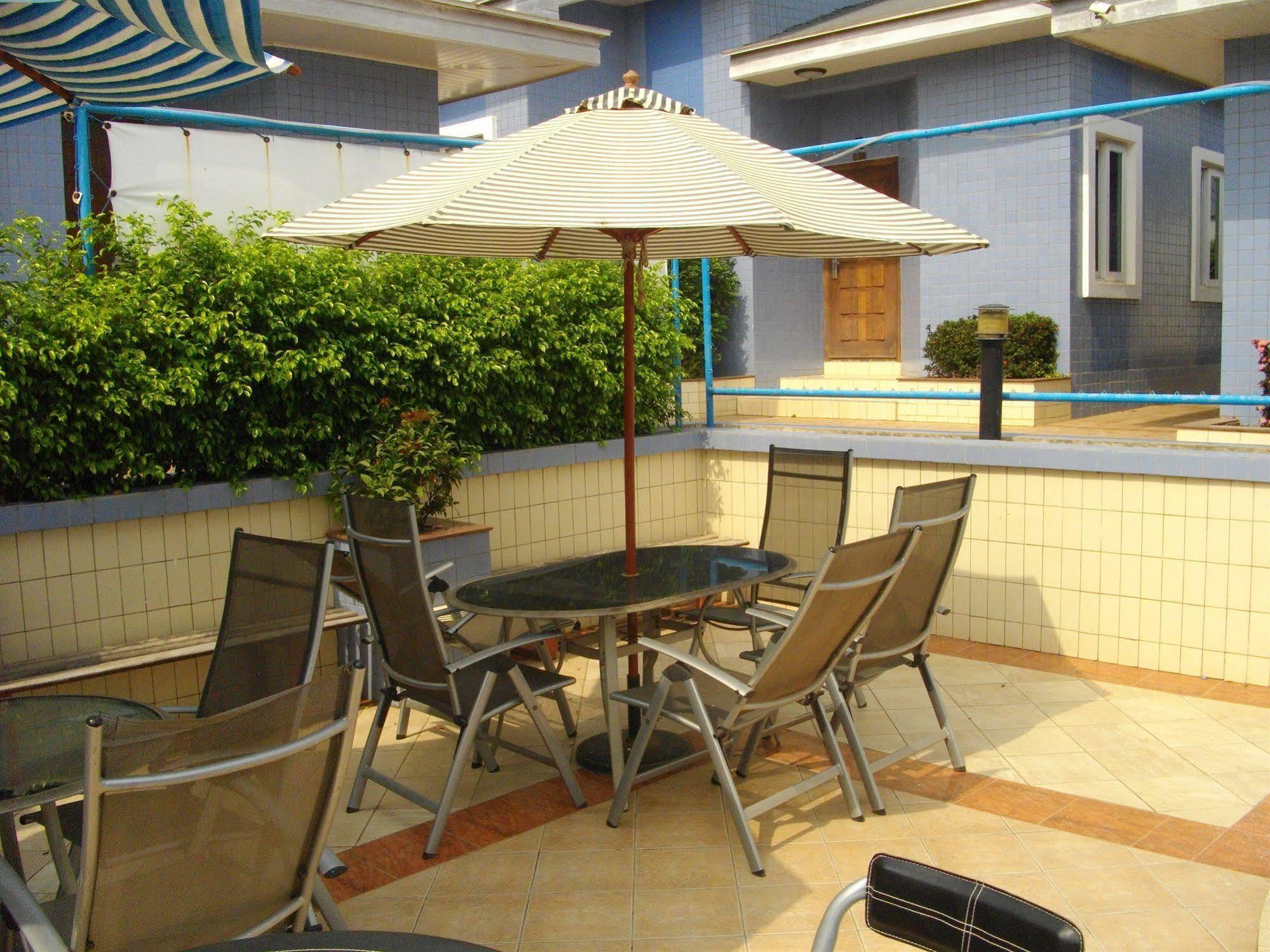 De Holiday Beach Hotel Kokrobite 외부 사진